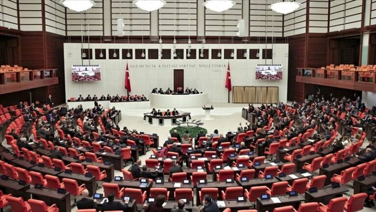 gelecek-partisinde-istifa-dalgasi-tbmmde-sandalye-dagilimi-degisti-VQ1UqnjZ.jpg