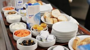 saglik bakani memisoglu rizede ozel okulda ogrencilere saglikli beslenme cagrisi yapti RRjQ2Nsz.jpg